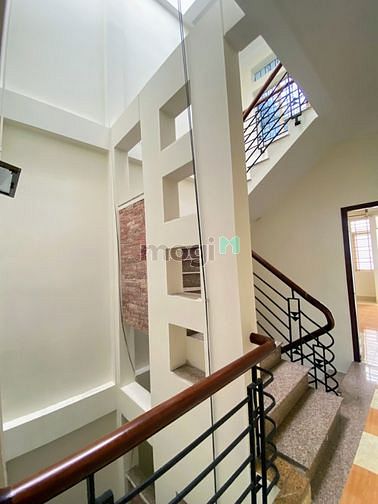 Hình ảnh Cho Thuê Nhà Nguyên Căn MT Nguyễn Khuyến P12 BT Gần Chợ Bà Chiểu 80m2