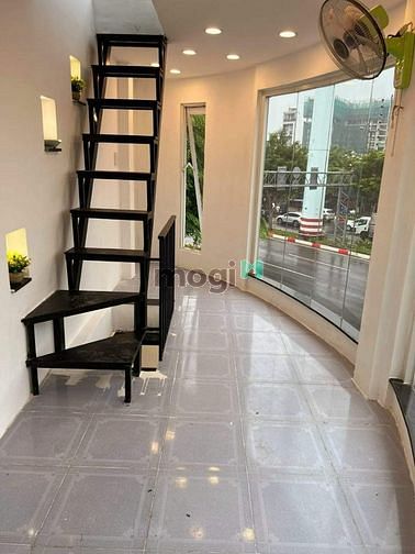 Hình ảnh Siêu rẻ! Mặt tiền Phạm Văn Đồng 2.35 tỷ