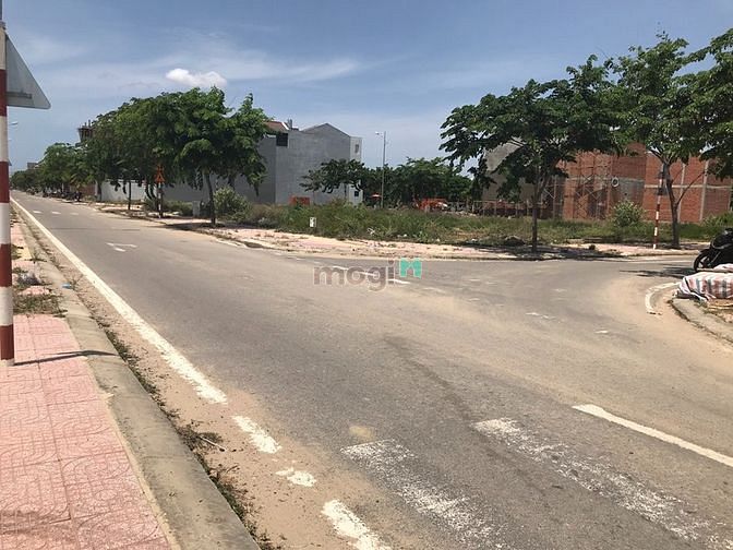 Hình ảnh Cho thuê 2 lô đất góc 2 MT Phan Bội Châu mặt kênh Chà Là.