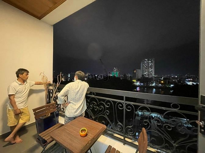 Hình ảnh Căn studio ban công lớn ngay trung tâm quận 4