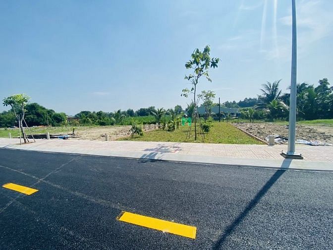 Hình ảnh Nhà tôi bán gấp nền đất giá 650 triệu (5x20m) SHR.