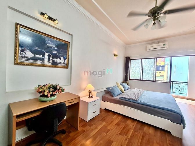 Hình ảnh Phòng ban công Full nội thất trung tâm Quận 1