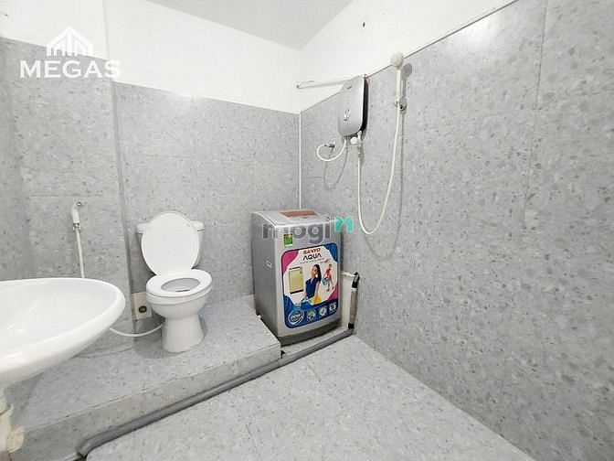 Hình ảnh CHDV cao cấp - cửa sổ ban công thoáng Q1