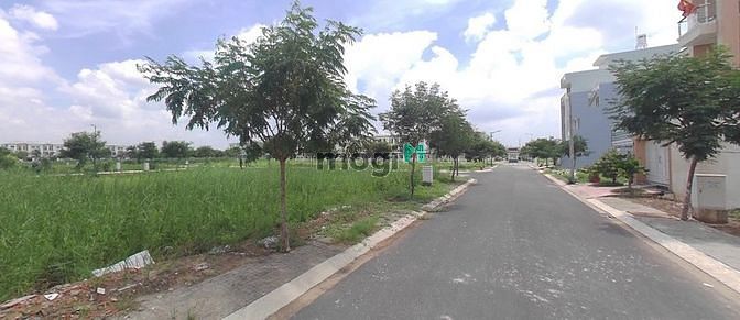 Hình ảnh Chủ bán đất giá rẻ mặt tiền Tân Liêm, Phong Phú, Bình Chánh.