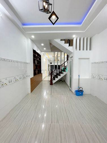 Hình ảnh Bán Nhà 3.5 Tấm Đường 8m Lê Văn Quới