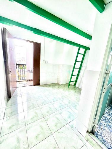 Hình ảnh Phòng ban công_ gác cao_ gần COOPMART CỘNG HÒA