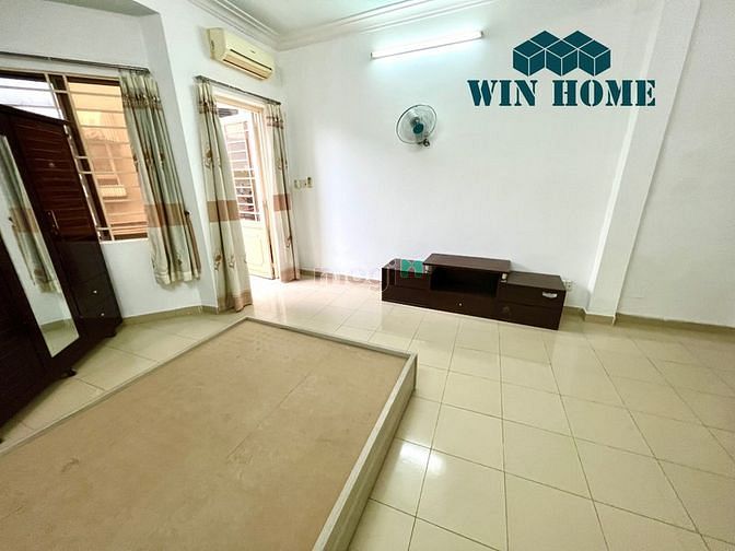 Hình ảnh Cho thuê Phòng Full Nội Thất ban công 30m2 Hoàng Hoa Thám, Tân Bình