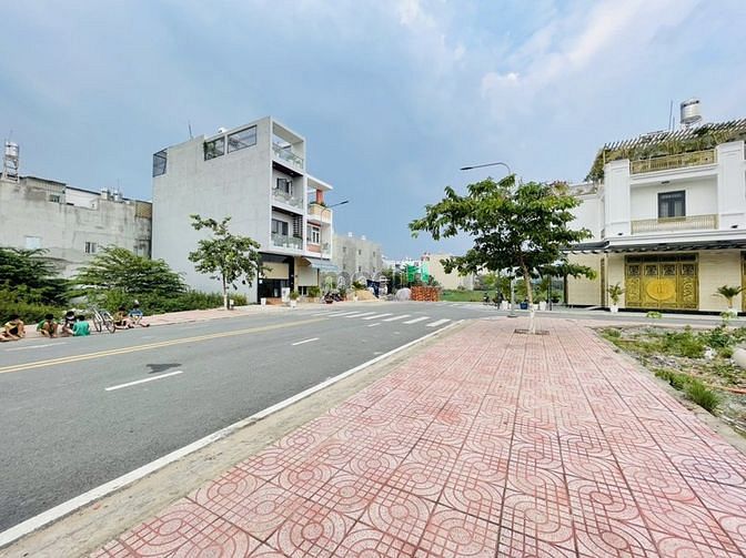 Hình ảnh Bán Gấp Lô Đất Thổ Cư Ở Hương Lộ 2, Gần Coopmart Bình Tân, Sổ Riêng
