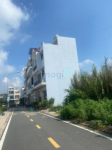 Hình ảnh Bán Gấp Lô Đất Thổ Cư Ở Hương Lộ 2, Gần Coopmart Bình Tân, Sổ Riêng