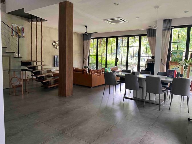 Hình ảnh Cho thuê biệt thự đơn lập Chateau ,Q7,4PN ,Giá 95 triệu.