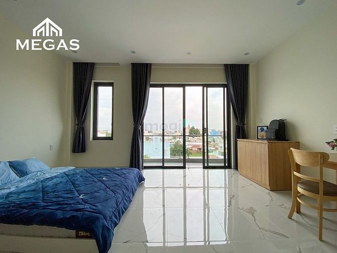 Hình ảnh Căn Hộ Thiết Kế Hiện Đại Có Ban Công Siêu Rộng