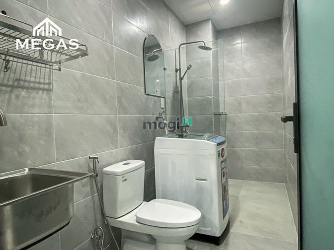 Hình ảnh Căn Hộ Thiết Kế Hiện Đại Có Ban Công Siêu Rộng