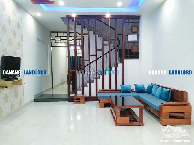 Hình ảnh Nhà 4 phòng ngủ, gần biển Mỹ Khê - B276