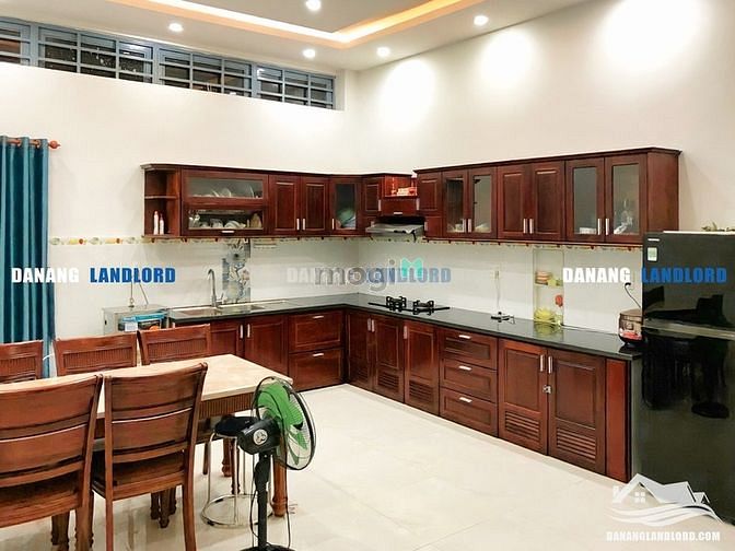 Hình ảnh Nhà 4 phòng ngủ, gần biển Mỹ Khê - B276