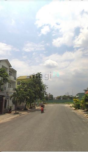 Hình ảnh Lô góc rất đẹp 2 MTĐ Số 215, Hoàng Hữu Nam, Q9, 90m2 giá 2ty1