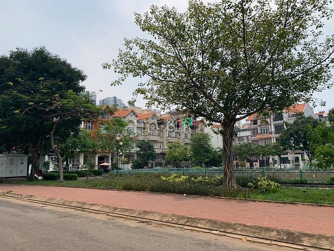 Hình ảnh Bán gấp 5 lô đất MT Lê Văn Lương, Tân Phong, ngay Lotte quận 7, 2.8 tỷ
