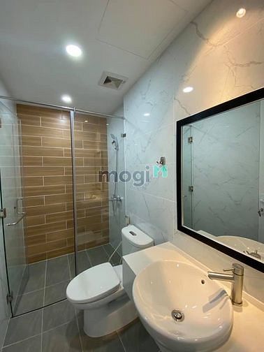 Hình ảnh Chính chủ cần ra đi căn nhà giá tốt - hẻm xe hơi 6m - ra mặt tiền 20m