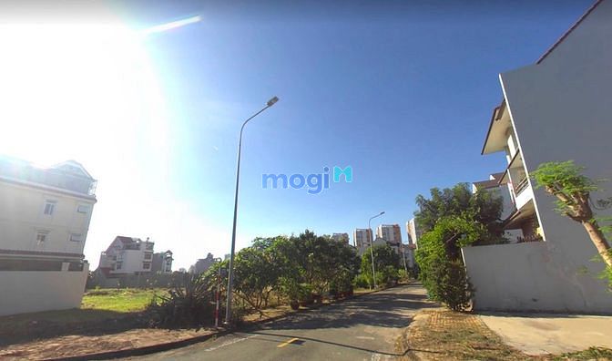 Hình ảnh Cần bán lô đất đẹp đường Võ Chí Công, Q2, 80m2, sổ riêng, giá 2,7 tỷ.