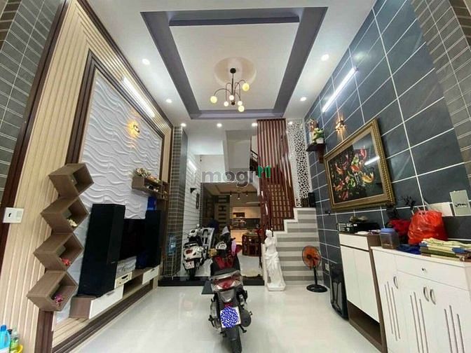 Hình ảnh Bán nhà Gần chợ Bình Trị Đông-4 tầng đường Ô tô 10m đỗ trước nhà.