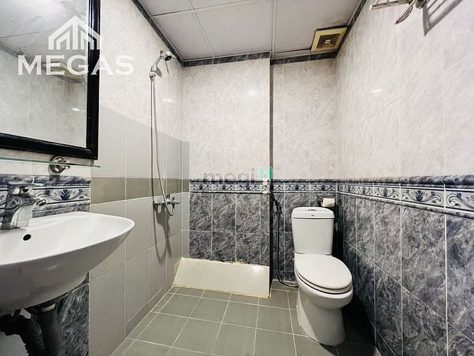 Hình ảnh Cho Thuê Căn Hộ DỊch Vụ Nằm Ngay Mặt Tiền Đường Cộng Hoà