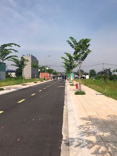 Hình ảnh Bán đất mặt tiền đường Thủ Đức, dân cư có SHR, 80m2 giá chỉ 2tỷ8