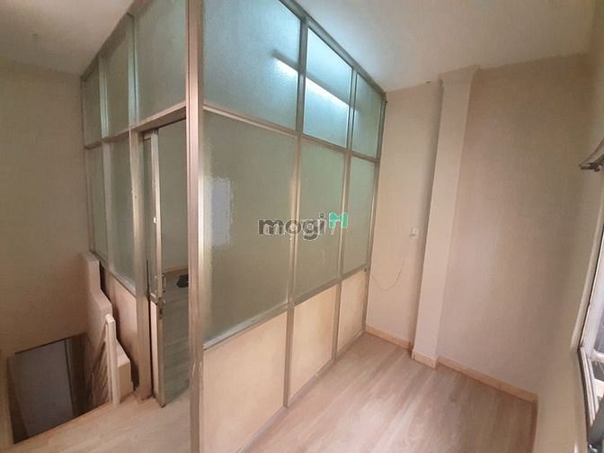 Hình ảnh Cho thuê nhà hẻm Lê Hồng Phong 2 lầu 2pn 2wc Q10