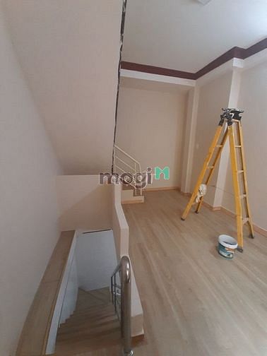 Hình ảnh Cho thuê nhà hẻm Lê Hồng Phong 2 lầu 2pn 2wc Q10