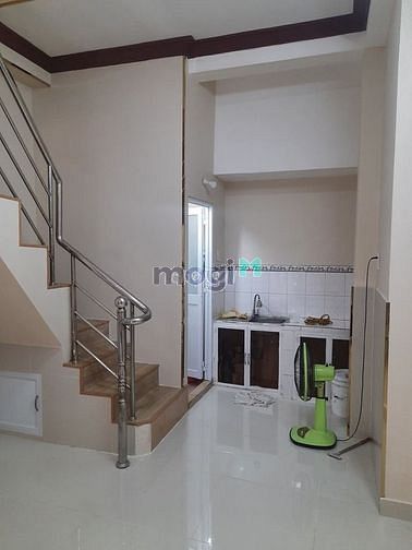 Hình ảnh Cho thuê nhà hẻm Lê Hồng Phong 2 lầu 2pn 2wc Q10