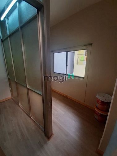 Hình ảnh Cho thuê nhà hẻm Lê Hồng Phong 2 lầu 2pn 2wc Q10