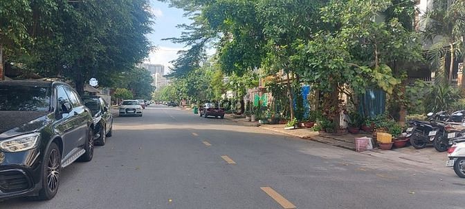 Hình ảnh Khuôn Đất 650m2(16x38m) View Sông Nằm trong Khu Compound Thảo Điền 2