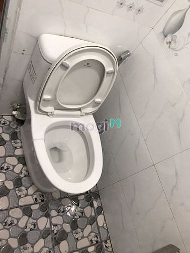 Hình ảnh Cho thuê nhà sạch sẽ hẻm Nguyễn Trãi 2pn 2wc Q1