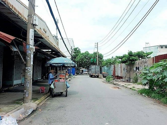 Hình ảnh 😱😱Lô đát khủng tân kỳ tân quý 100M2 ngang 5 bề thế