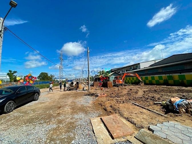 Hình ảnh Siêu phẩm nằm trên mặt tiền đường lớn