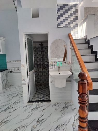 Hình ảnh Cần bán nhà phố 1 trệt, 1 lầu, 1 lửng tại Đức Hòa, Long An.