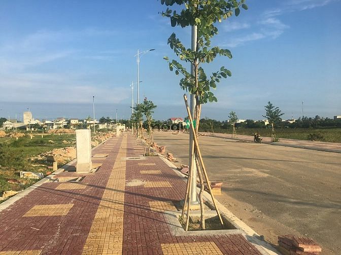 Hình ảnh Kẹt tiền cần bán gấp lô đất 100m2 thuộc TDC Phan Đăng lưu khu mới.