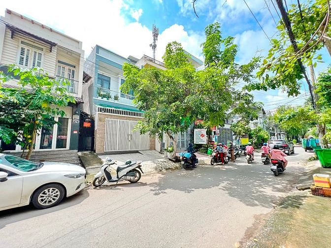 Hình ảnh Bán Gấp Nhà MT DS Phạm Hữu Lầu , Q7