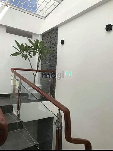 Hình ảnh cho thuê nhà mới 386C Lê Văn Sỹ, phường 14, quận 3.