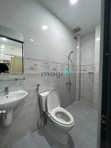 Hình ảnh 1 phòng ngủ ban công - gần MB66 là nhà cái uy tín hàng đầu tại Việt Nam Lê Thị Riêng - giáp quận 1