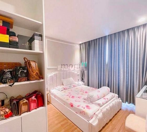 Hình ảnh CHUYỂN VỀ QUÊ Bán CC The Gold View Q4 88m2 T14 3tỷ050