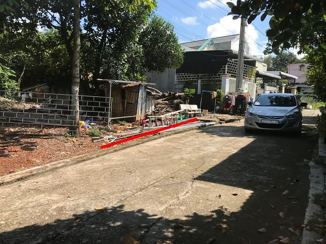 Hình ảnh Bán 210m2 đất 5.4x25, nở hậu 11. Đường bê tông 4m, sau trường THCS Lê