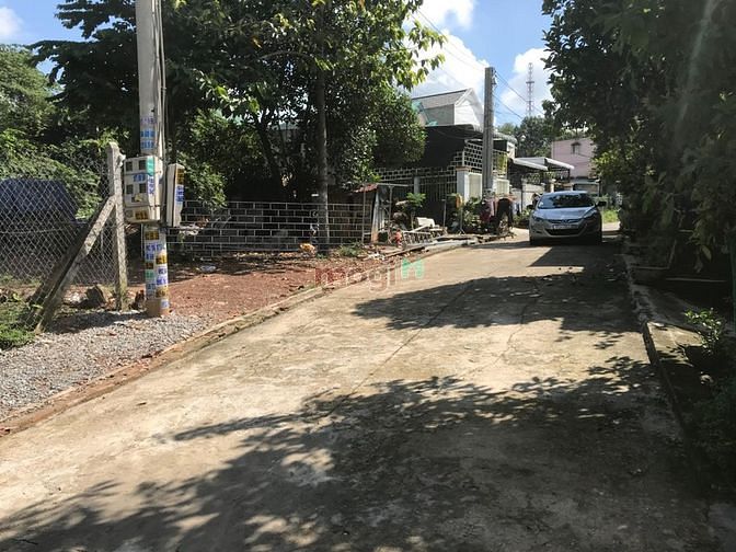 Hình ảnh Bán 210m2 đất 5.4x25, nở hậu 11. Đường bê tông 4m, sau trường THCS Lê