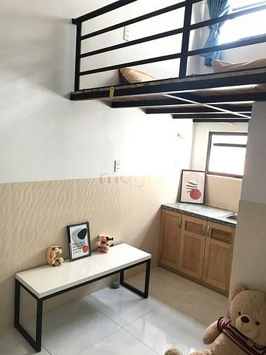 Hình ảnh Duplex có gác full nội thất và cửa sổ