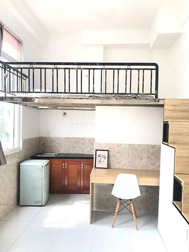 Hình ảnh Duplex có gác full nội thất và cửa sổ