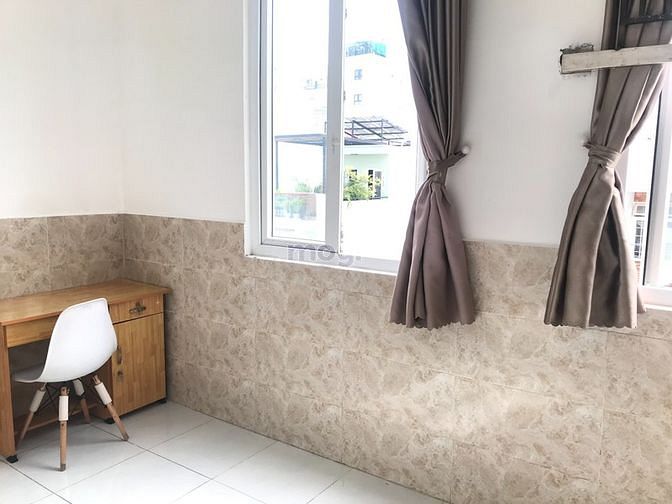Hình ảnh Duplex có gác full nội thất và cửa sổ