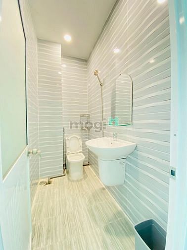 Hình ảnh Mb6623 nạp rút nhanh chóng quận 1 Full nội thất có ban công lớn giá rẻ