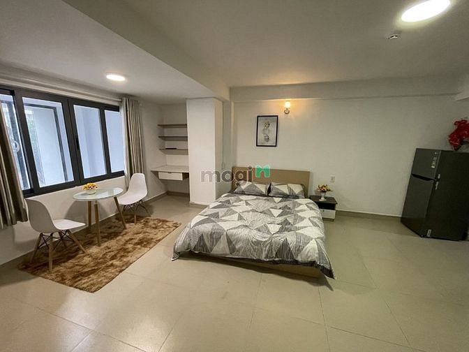 Hình ảnh Phòng CỬA SỔ LỚN - BAN CÔNG - view xịn xò