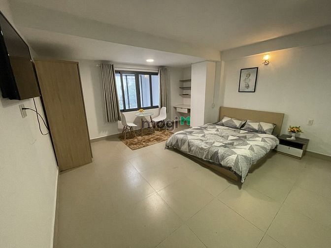Hình ảnh Phòng CỬA SỔ LỚN - BAN CÔNG - view xịn xò