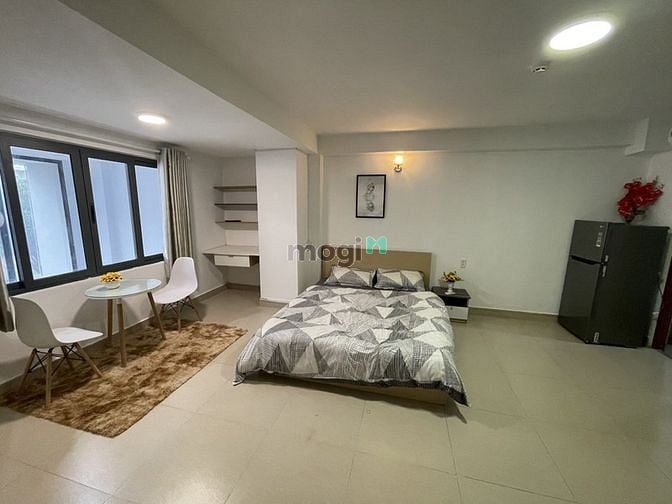 Hình ảnh Phòng CỬA SỔ LỚN - BAN CÔNG - view xịn xò