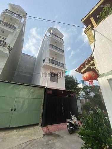 Hình ảnh VỀ QUÊ bán nhà Hoàng Diệu, Q4, 47m2, 4ty130