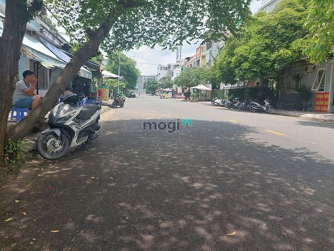 Hình ảnh Đất mặt tiền đường số 449, Lê Văn Việt
